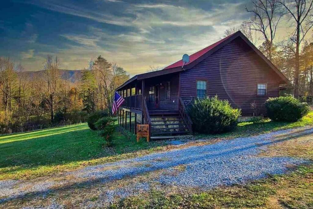 Beautiful View! Log Cabin,Fireplace,Hot Tub,Arcade,Pool,Fishing Sevierville Exterior photo