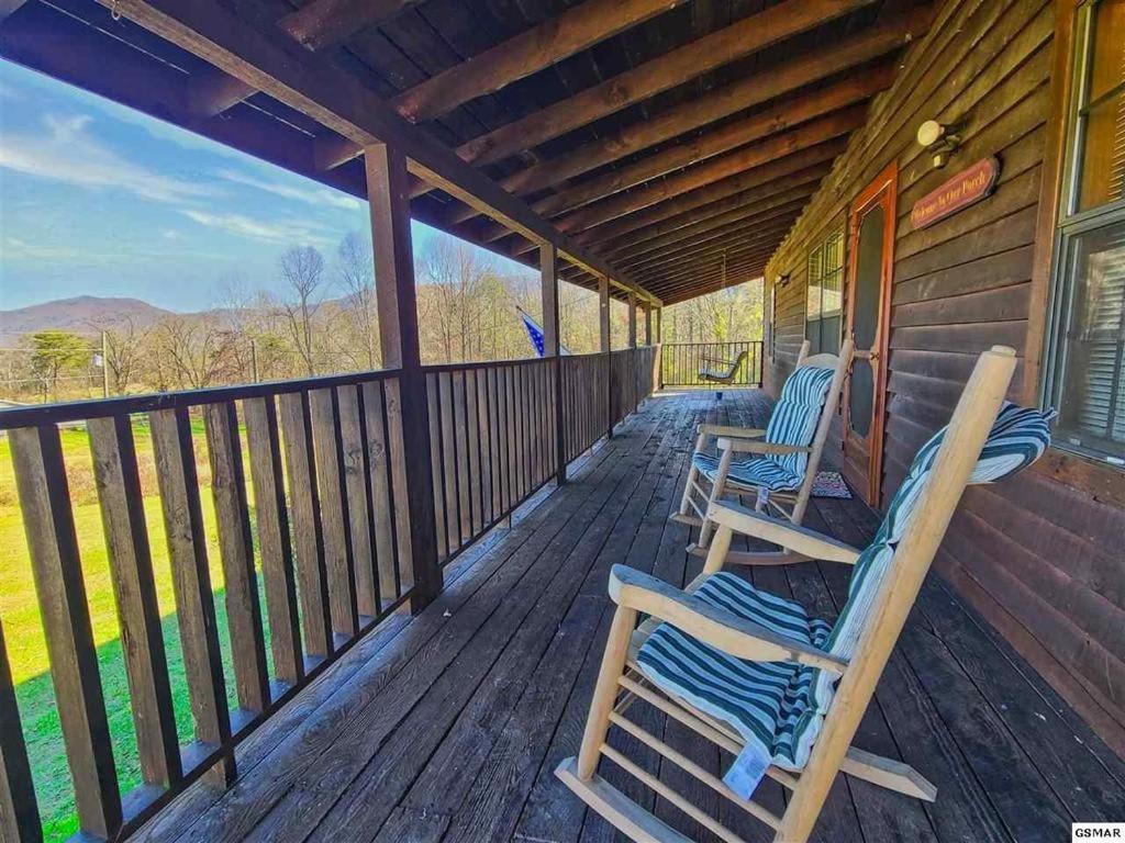 Beautiful View! Log Cabin,Fireplace,Hot Tub,Arcade,Pool,Fishing Sevierville Exterior photo