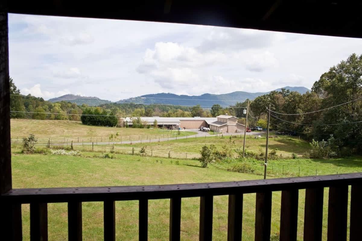 Beautiful View! Log Cabin,Fireplace,Hot Tub,Arcade,Pool,Fishing Sevierville Exterior photo